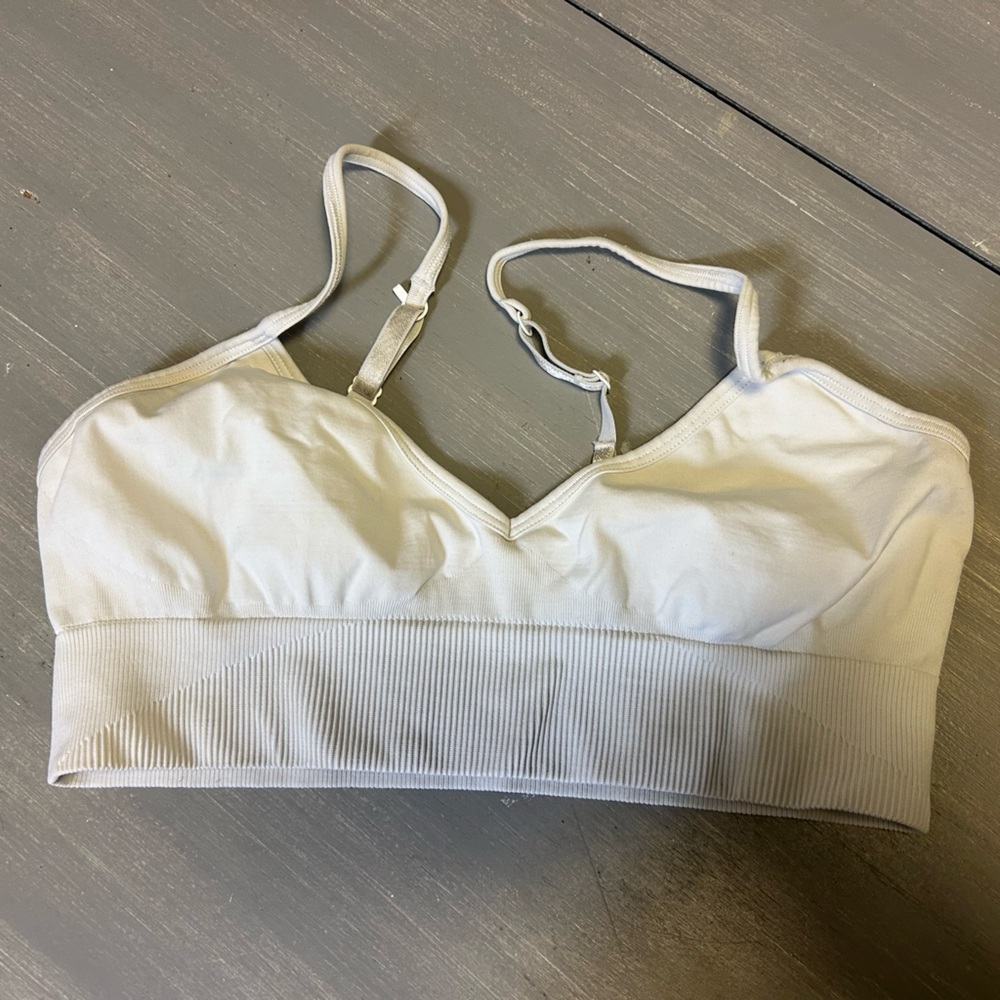Lululemon White Sports Bra with Adjustable Straps